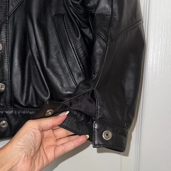 Black Leather Jacket Small size with padding shoulders - Picture 4 of 10